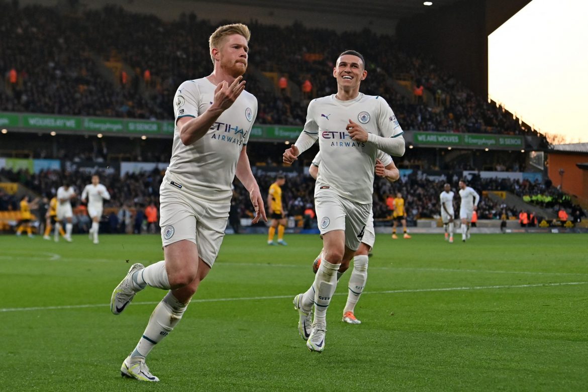 De Bruyne masterclass as Man City remain clear in Premier League