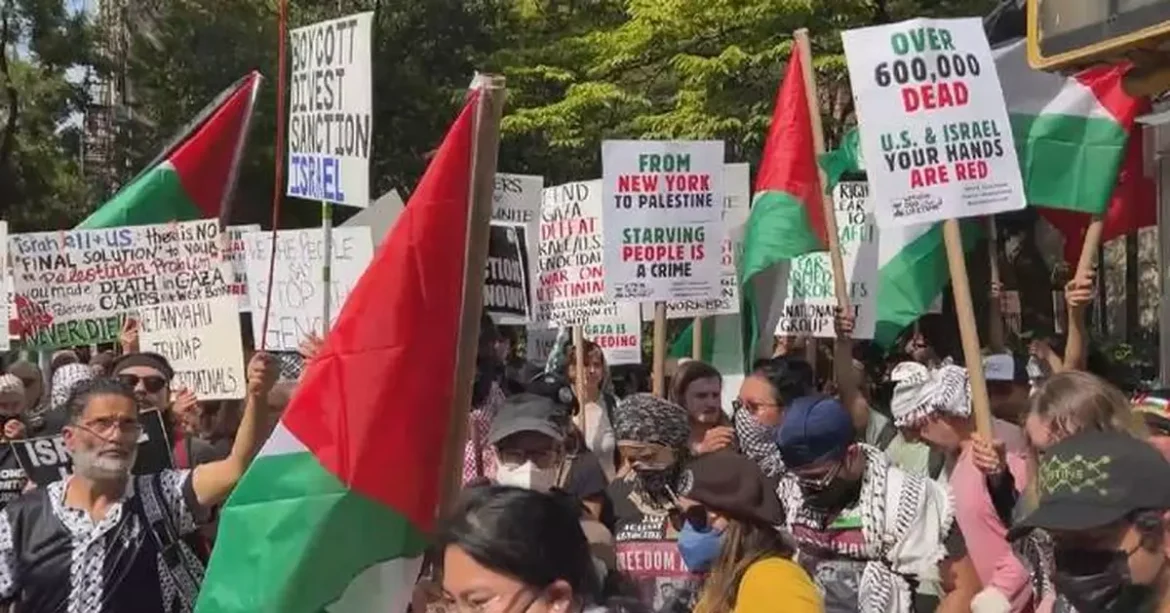 Protesters rally outside UN headquarters, demand end to violence in Gaza