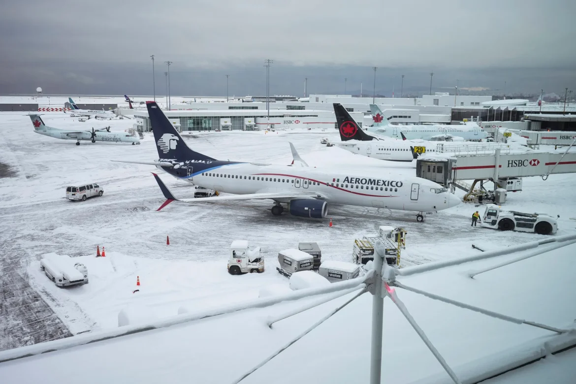 Severe blizzard grounds flights, disrupts traffic in Romania