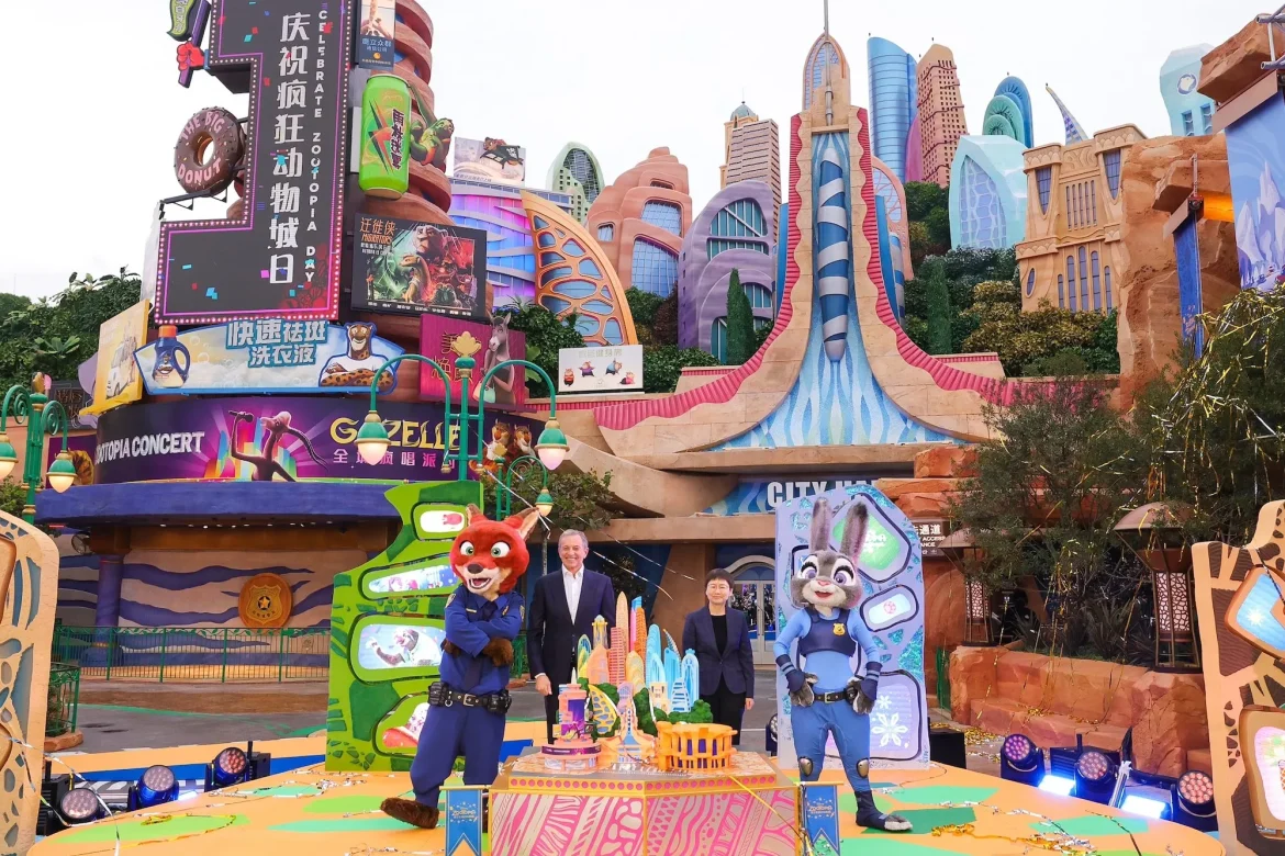 Disney film “Zootopia 2” debuts at world’s only Zootopia-themed park in Shanghai