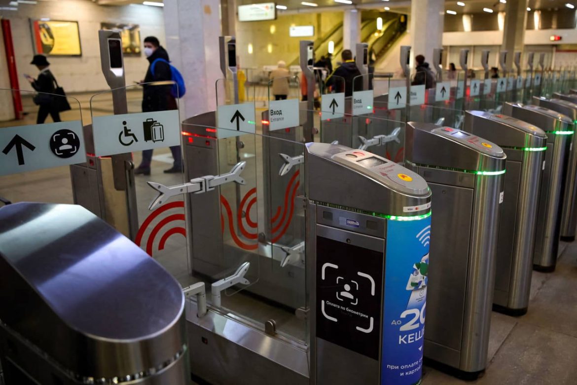 Russia starts collecting biometric data from foreigners crossing border
