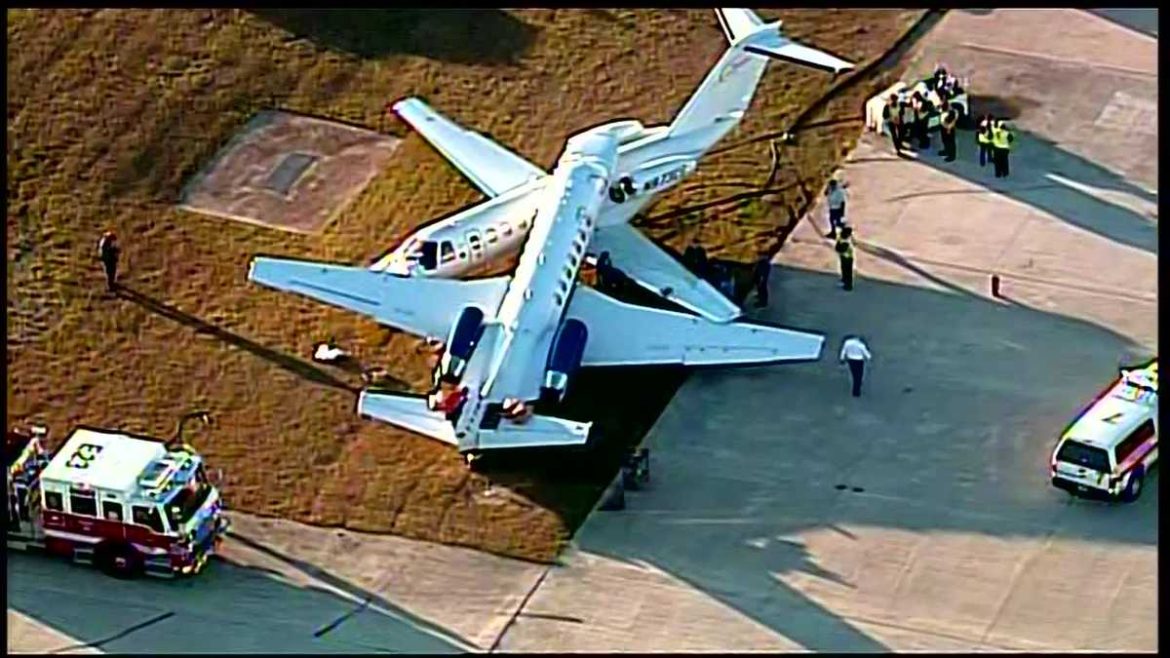 Two aircraft collide on the ground at Schiphol airport, no injuries