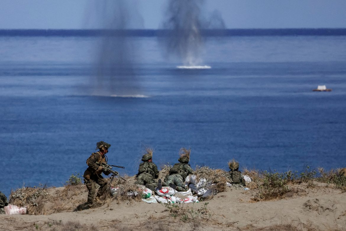 Chinese military denounces Philippines’ illegal activities in South China Sea