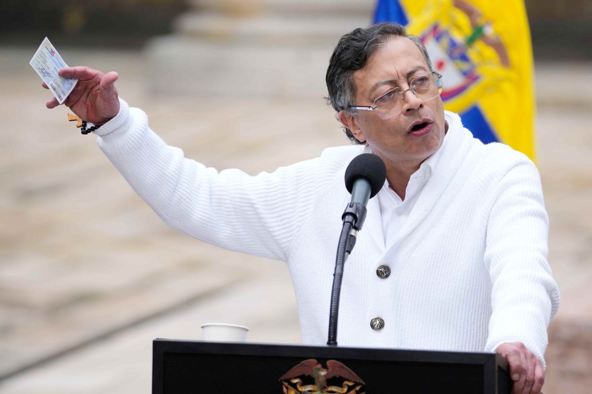 Colombian president urges Trump not to interfere in election campaign