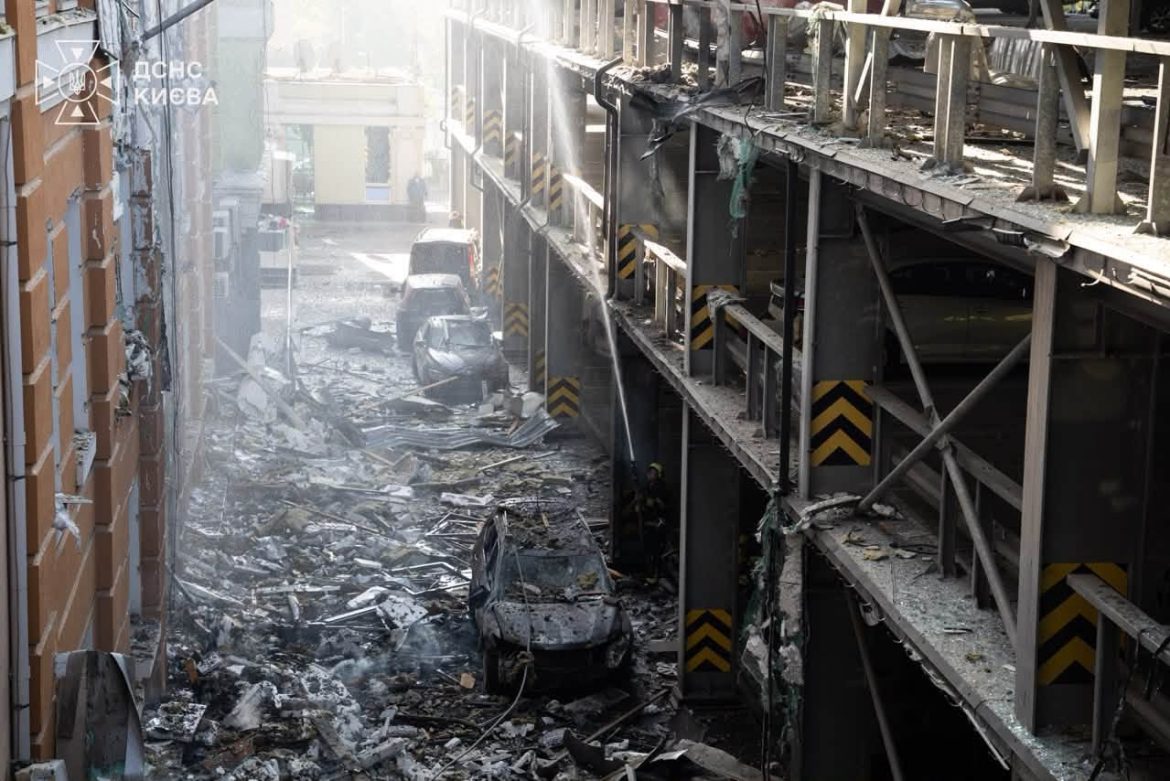 Kiev mayor says Russian strikes kill 5, injure 31