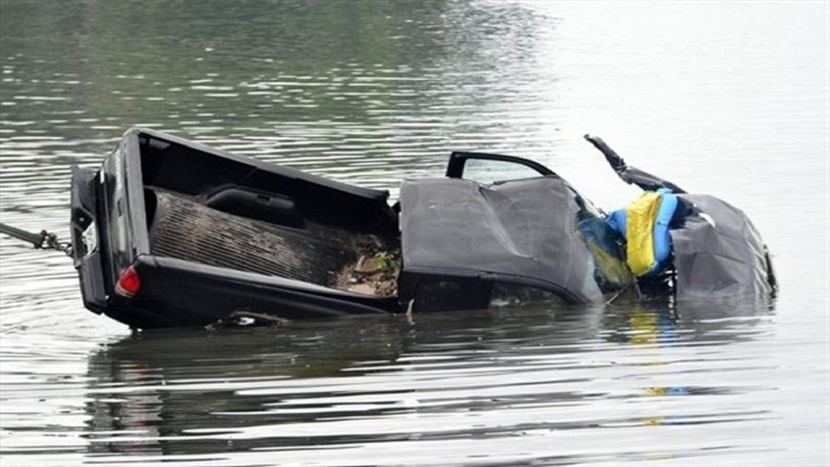 20 killed as passenger van falls into water ditch in south Pakistan
