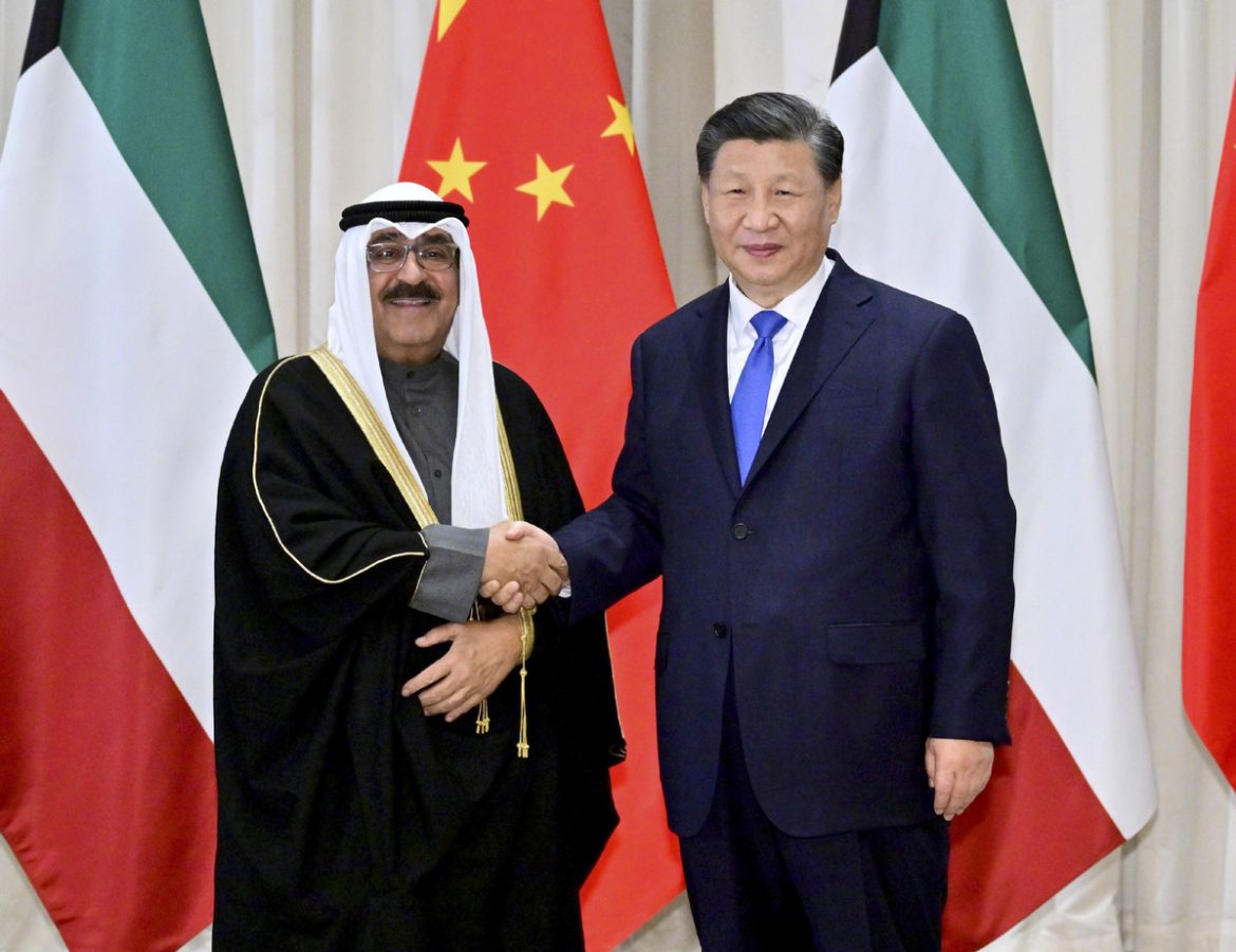 Xi meets with Kuwaiti crown prince