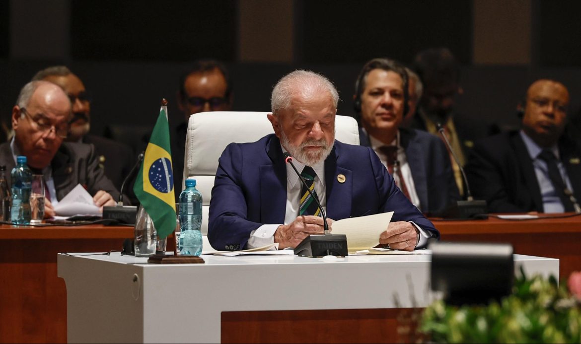 Brazilian president calls for replacement of U.S. dollar hegemony