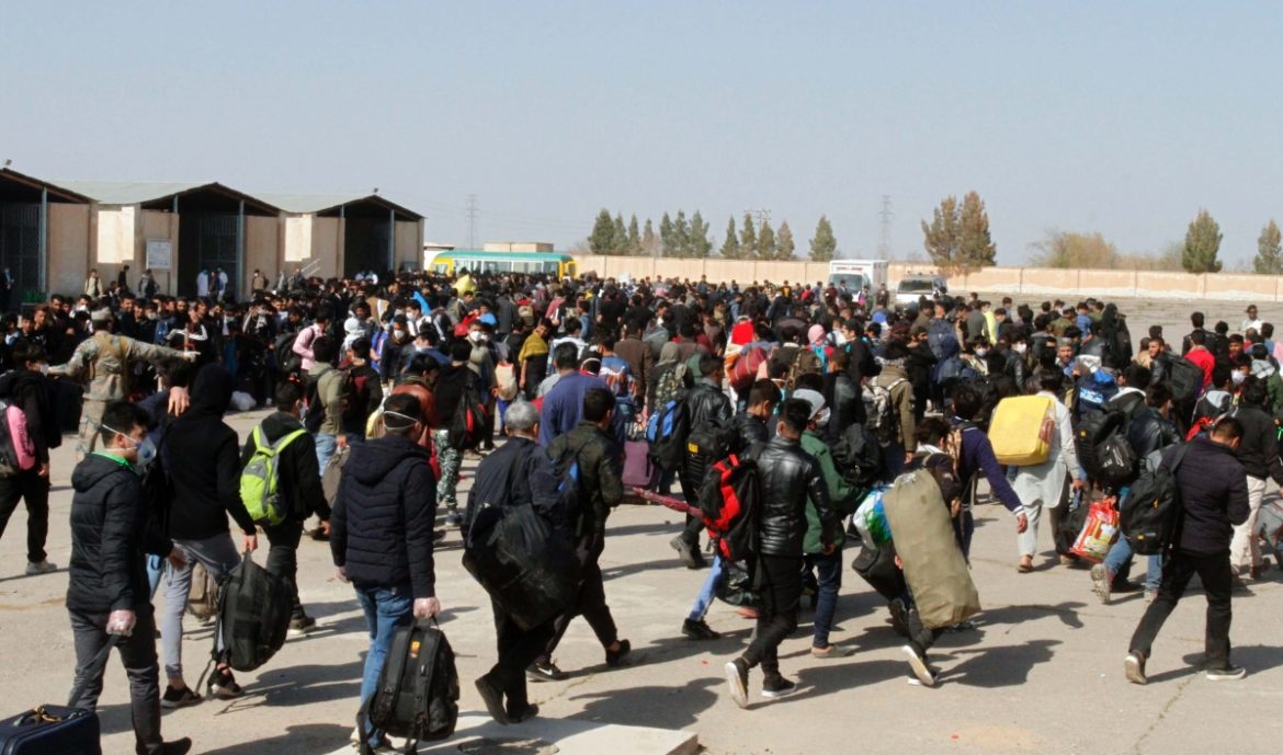 2,308 Afghan refugees return home from Iran