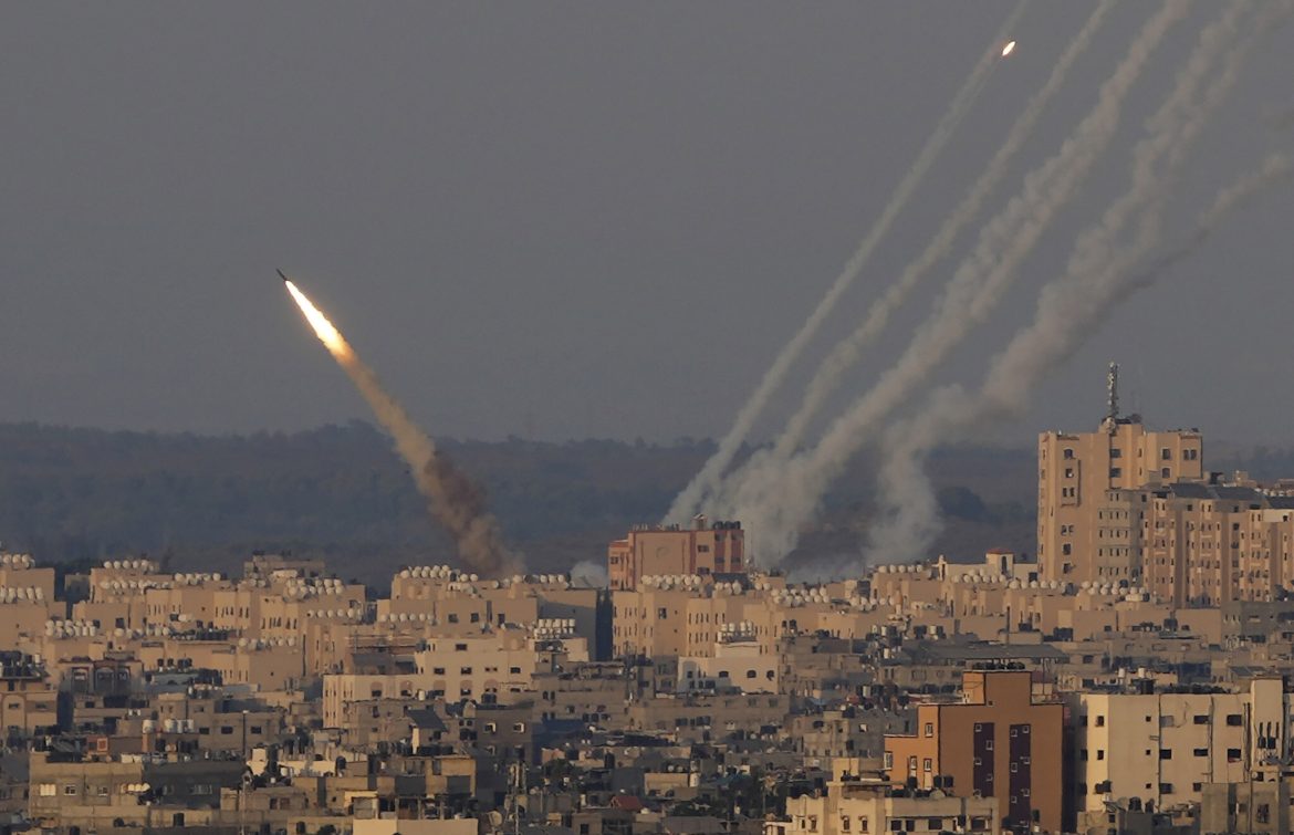 Roundup: At least 370 Palestinians, 600 Israelis killed as conflict enters 2nd day