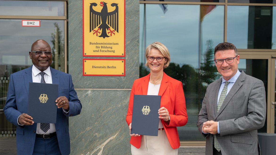 Germany and Namibia Partner on Green Hydrogen Pilot Plant and Refuelling Station