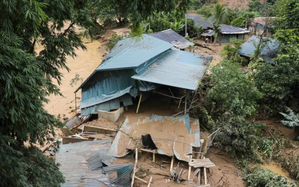 9 dead, 5 missing in floods in central Vietnam