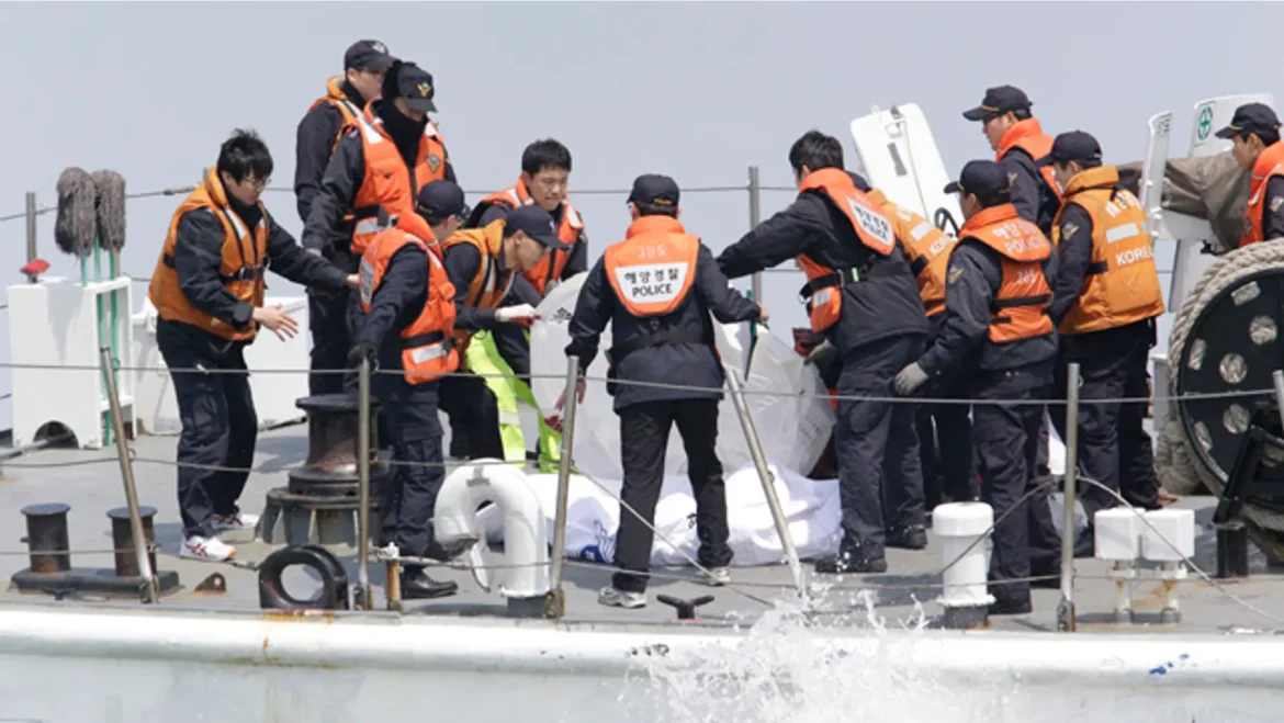 5 crew members of merchant ship fall overboard off S. Korea’s southern island