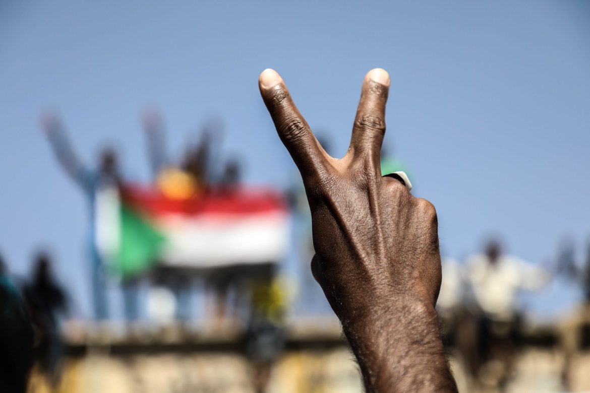 Sudanese transitional PM unveils peace initiative
