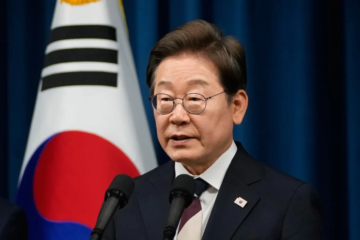S. Korean president’s approval rating falls to 67.0 pct: poll