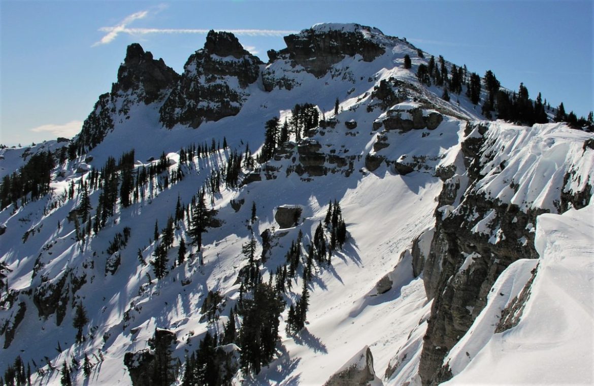 10 backcountry skiers missing after avalanche in Northern California