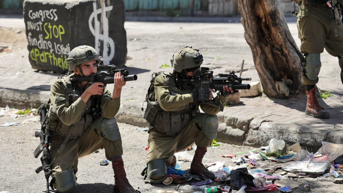 Israeli army kills 2 stone-throwing Palestinians in West Bank