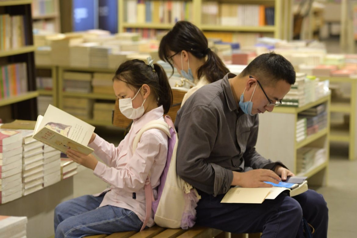 China launches national reading week