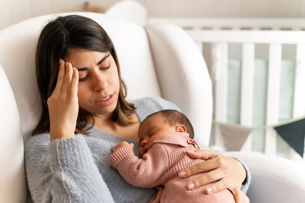 Major depression peaks 2 weeks after childbirth: study