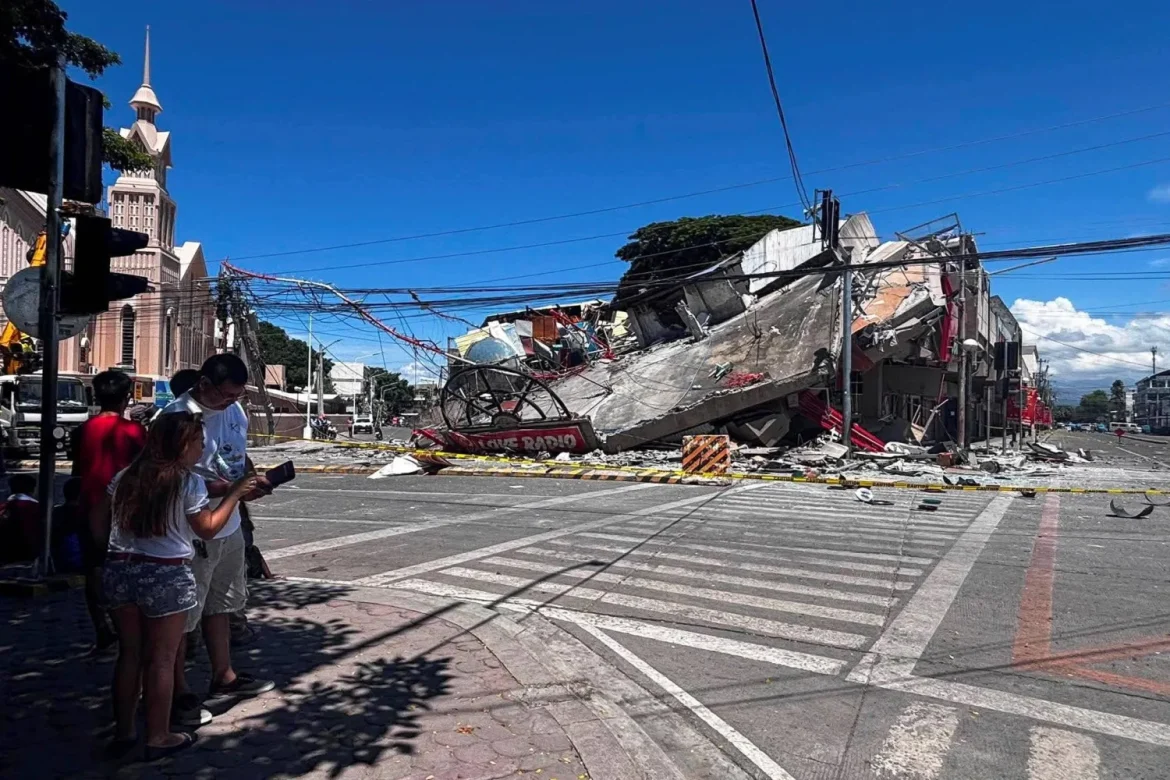 78 killed, 30 missing after 7.8-magnitude quake hit S. Philippines