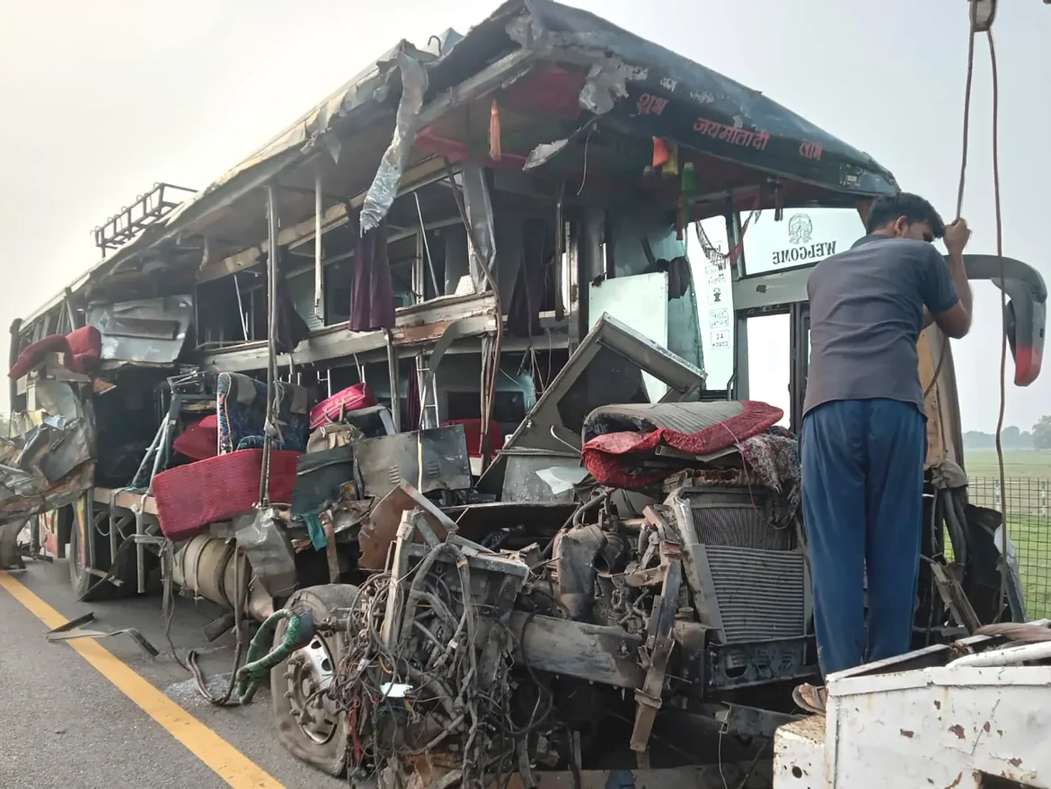8 killed after bus overturns in northern India