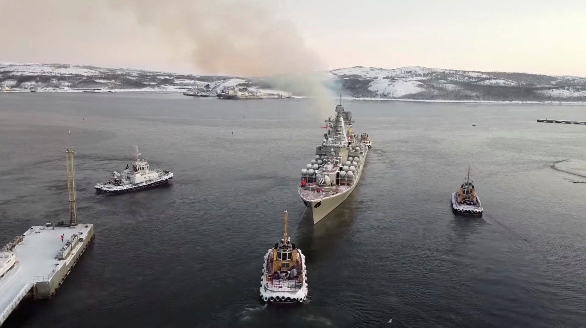 Russian Northern Fleet conducts drill in Barents Sea