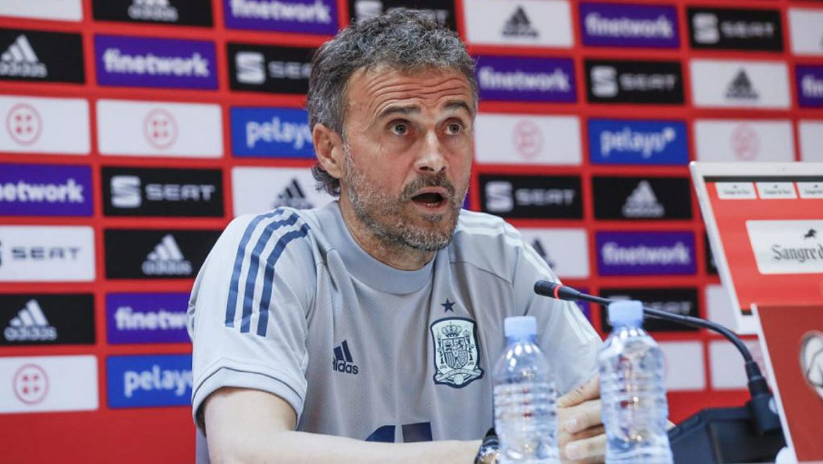 Spain coach Luis Enrique leaves De Gea and Busquets out of Spain squad