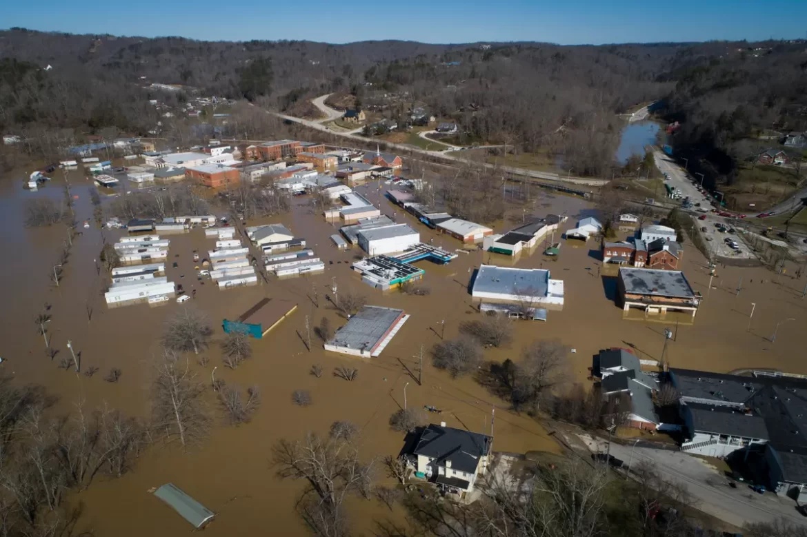 Flooding hits Kentucky, nearby states, kills 8