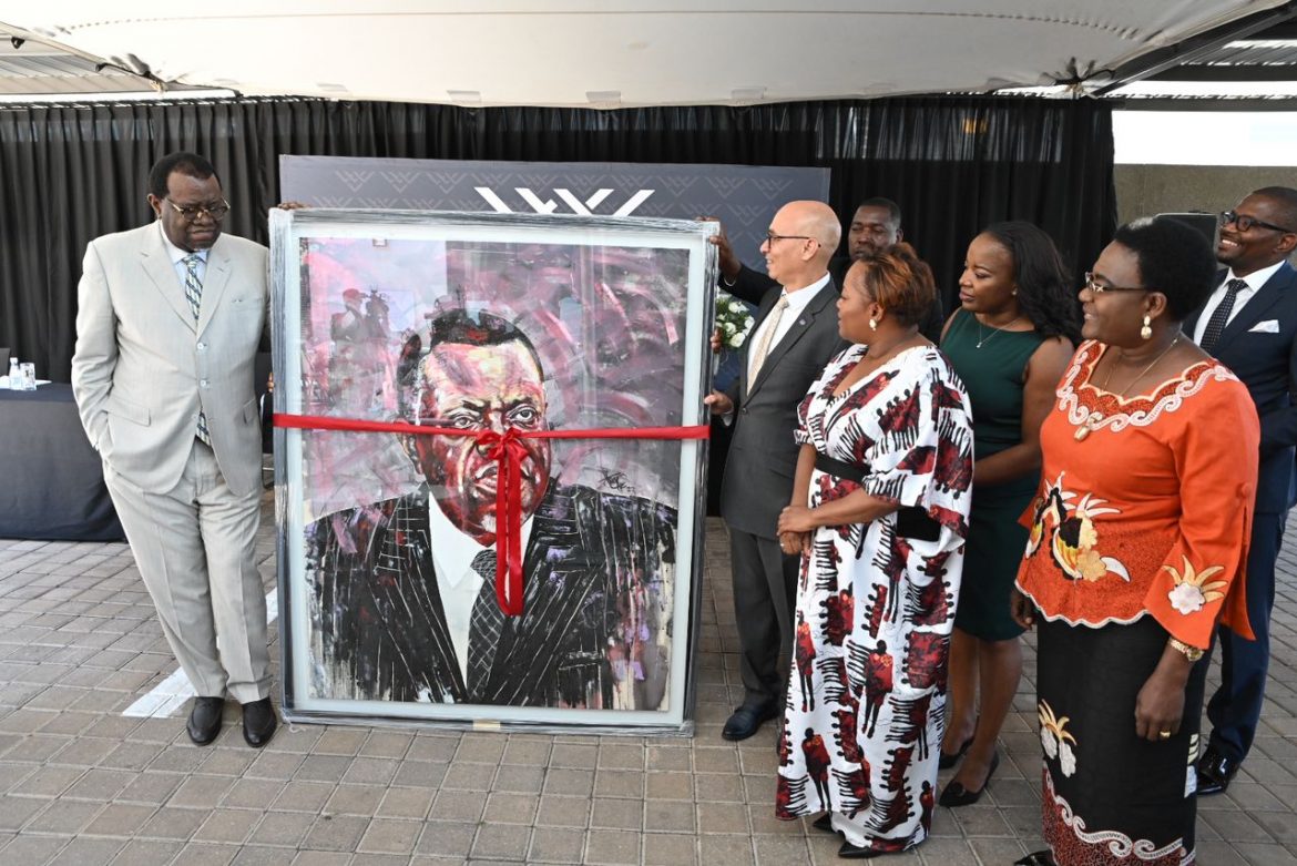 H.E. DR. HAGE G. GEINGOB VISITS NAMDIA