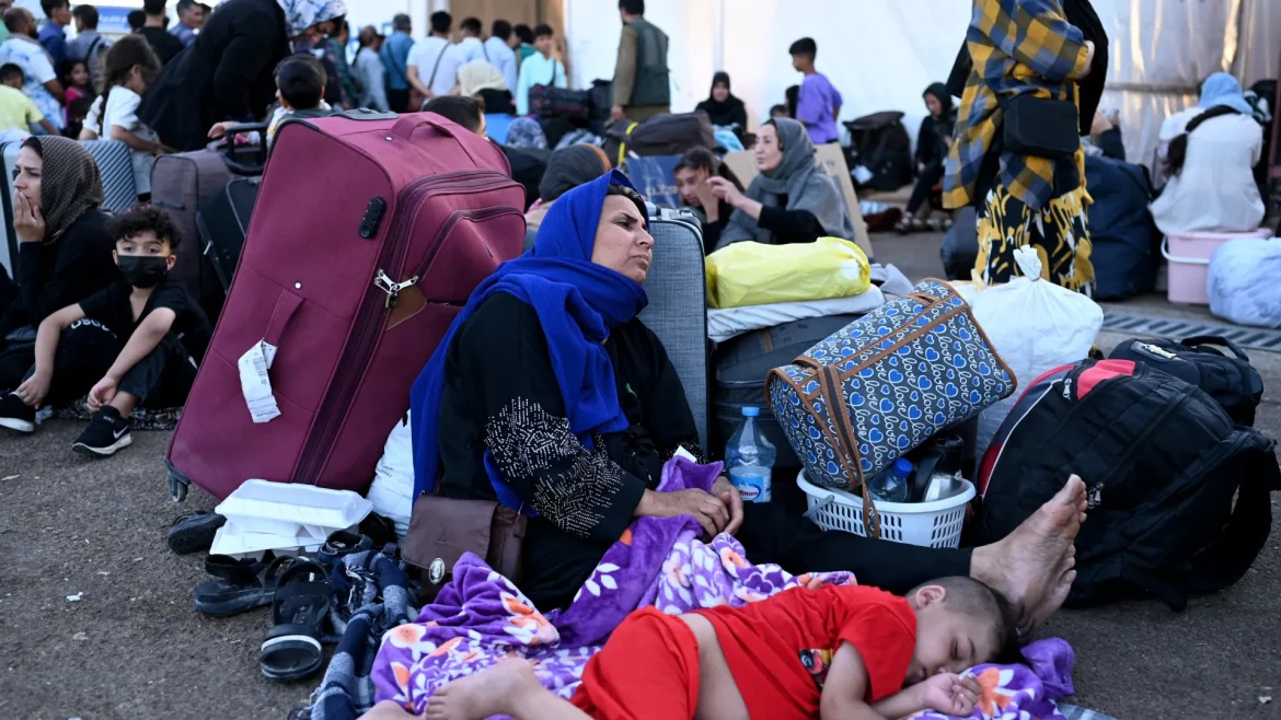 Iran repatriates nearly 1.2 mln undocumented Afghans since March: interior minister