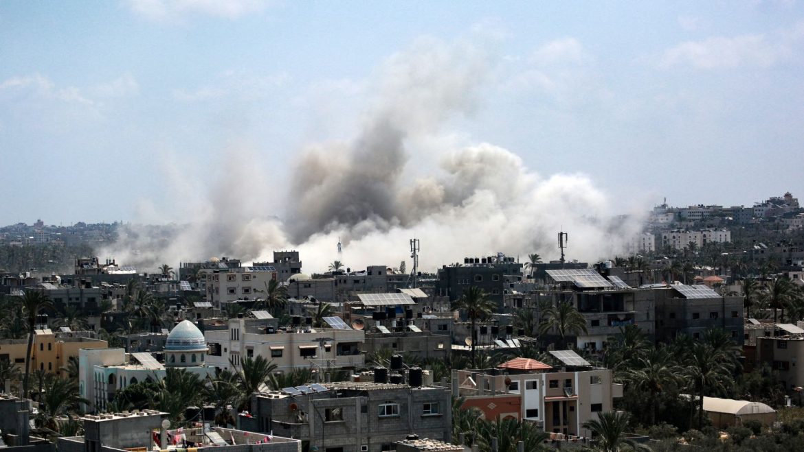 12 killed in Israeli airstrike in S. Gaza: sources