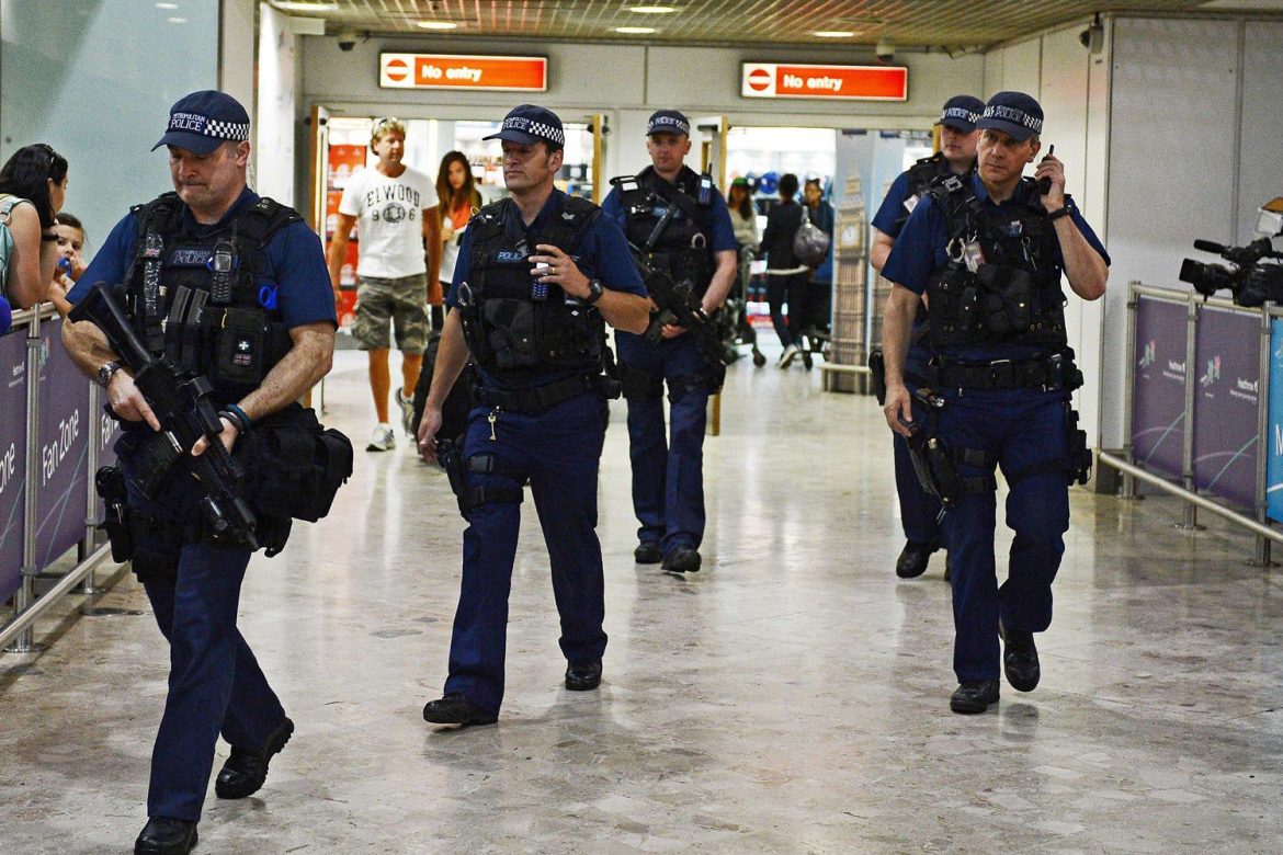 2 arrested over 128 kg cocaine seizure at Sydney Airport