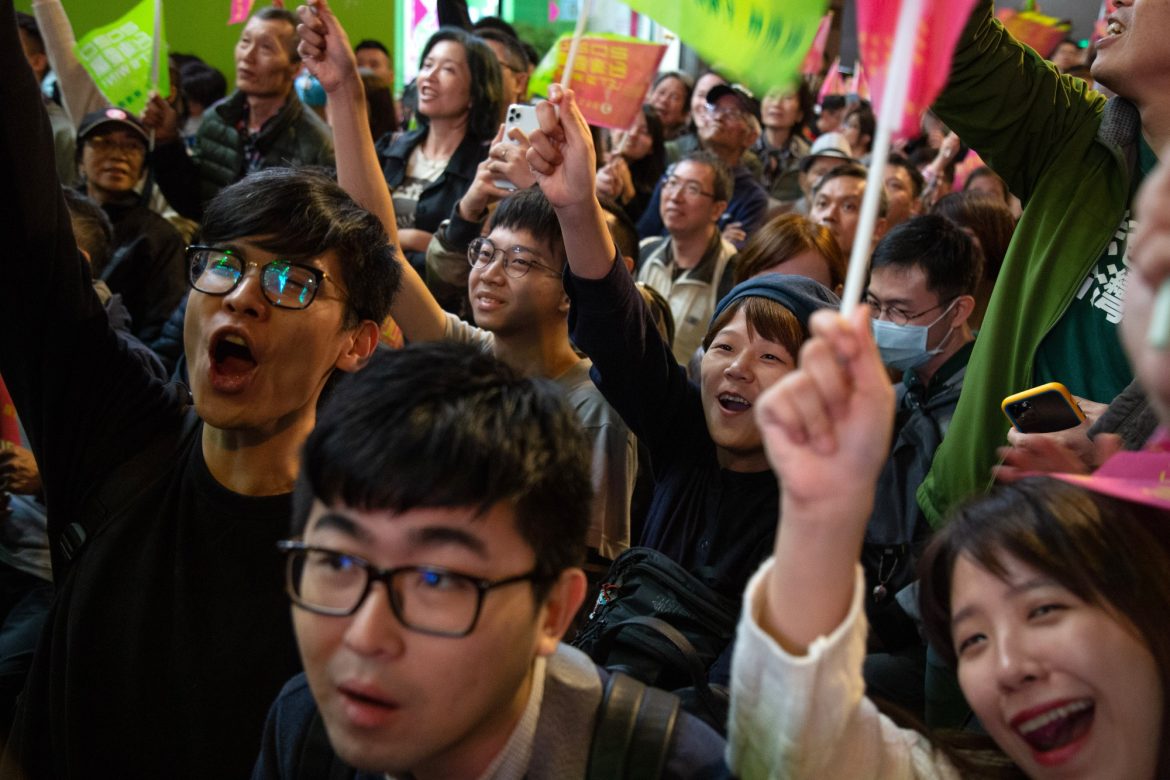 Young people gather in Taipei to denounce remarks from Japanese PM, Taiwan leader