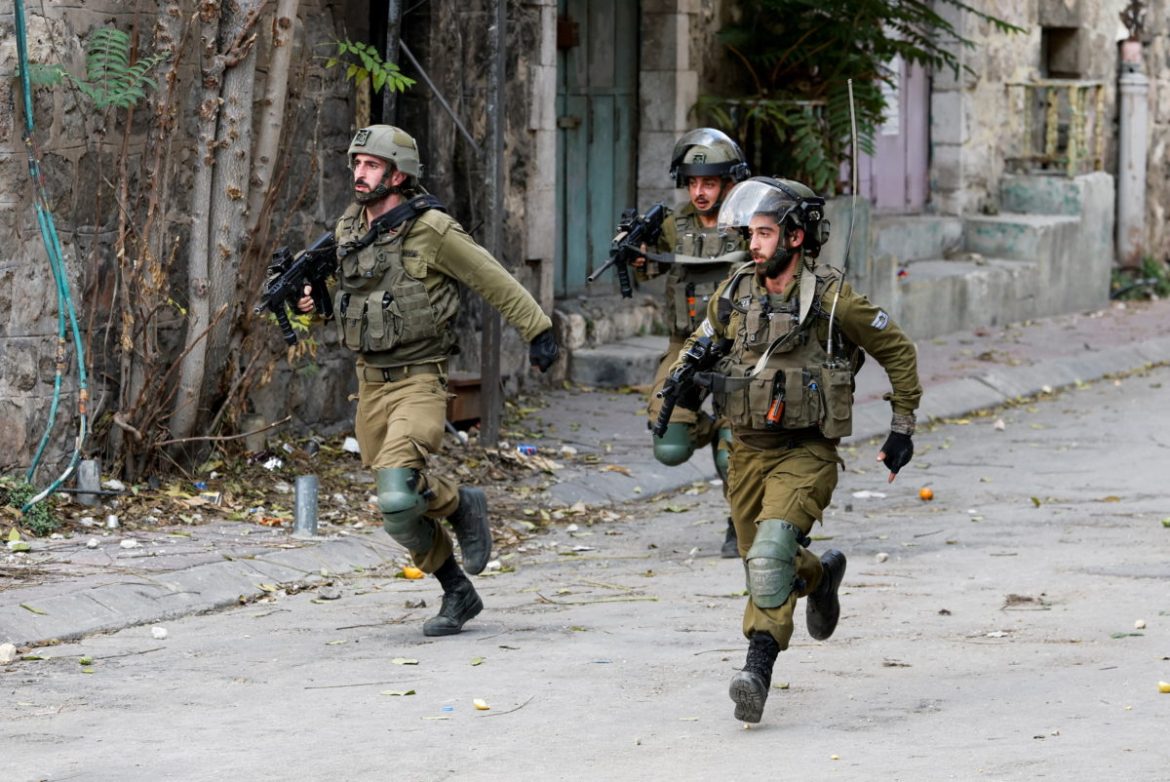 Israeli army kills 2 Palestinians in West Bank
