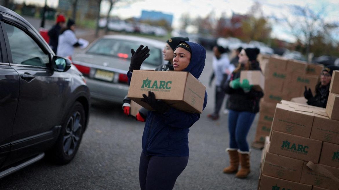 U.S. Supreme Court issues emergency order to block full SNAP food aid payments