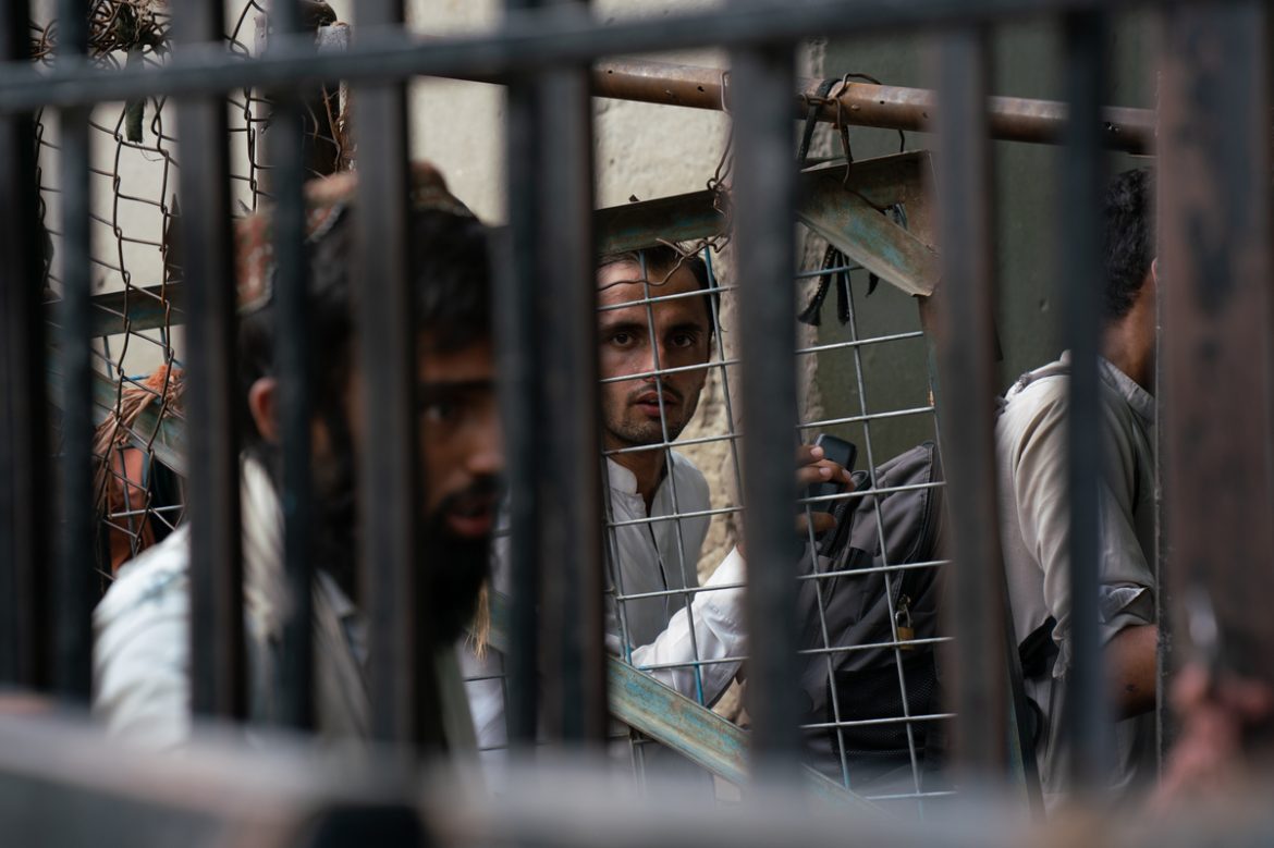Over 300 recovered drug addicts reunite with families in S. Afghanistan
