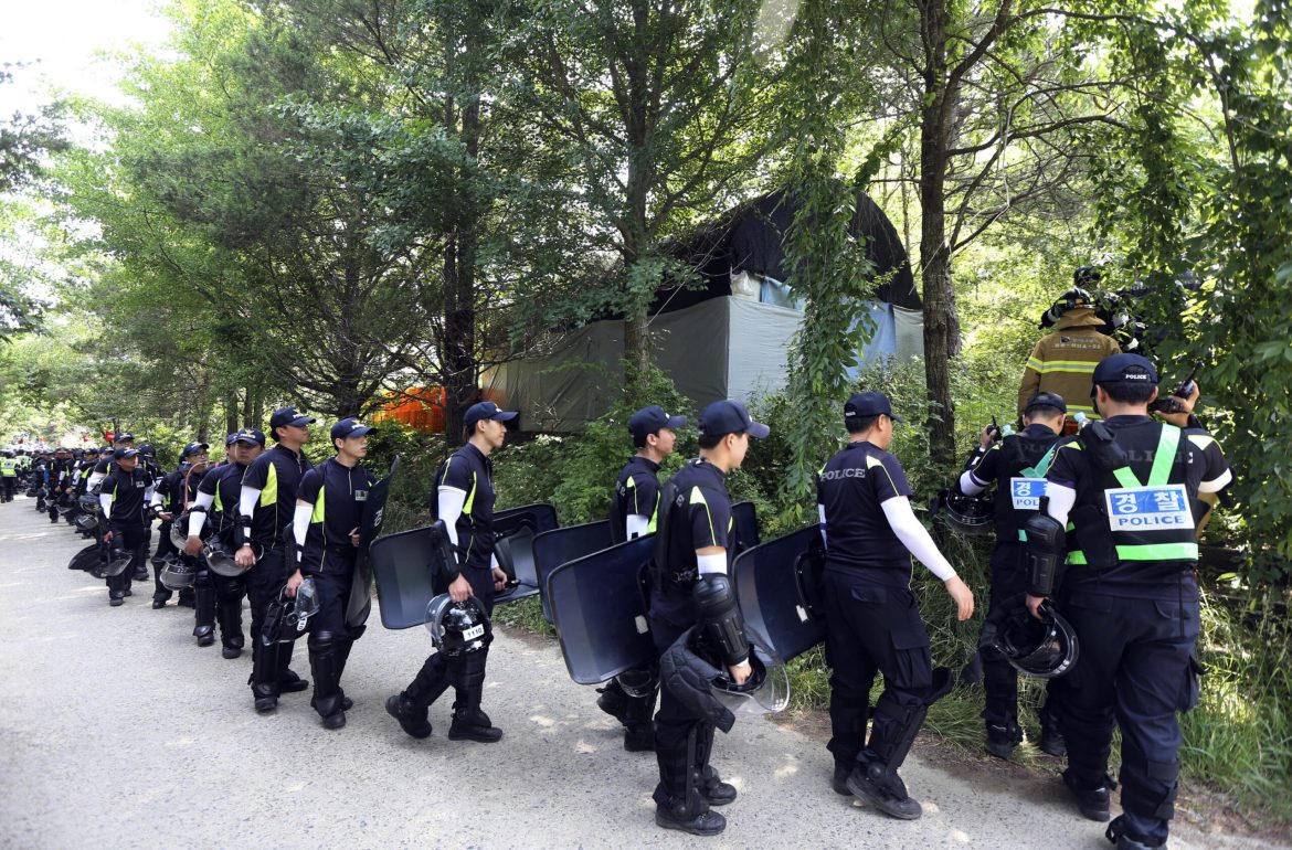 S. Korean police raid 10 locations over Unification Church’s bribery allegations