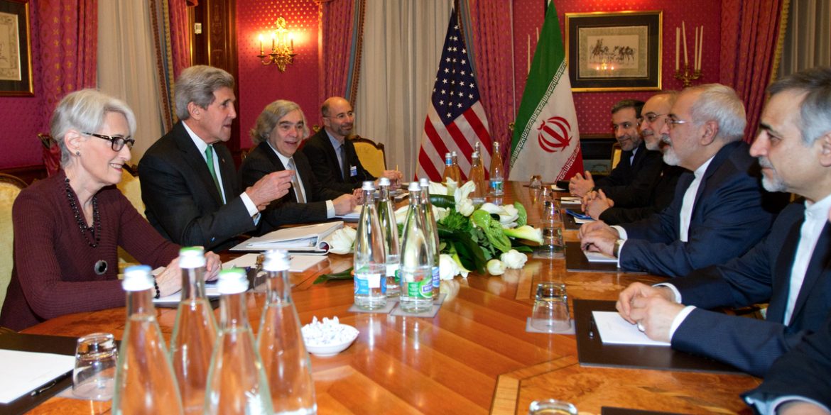 Iran says prepared for both diplomacy and military confrontation
