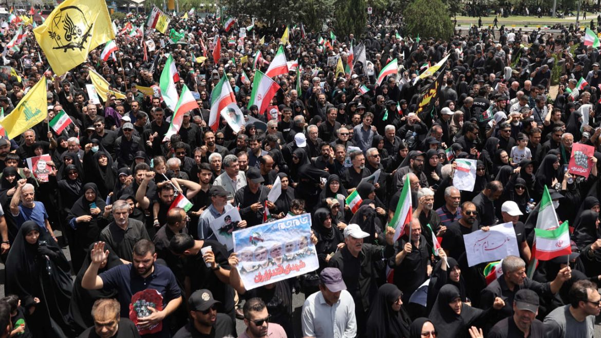 U.S. May Day rallies against war on Iran, immigrant crackdown draw tens of thousands nationwide
