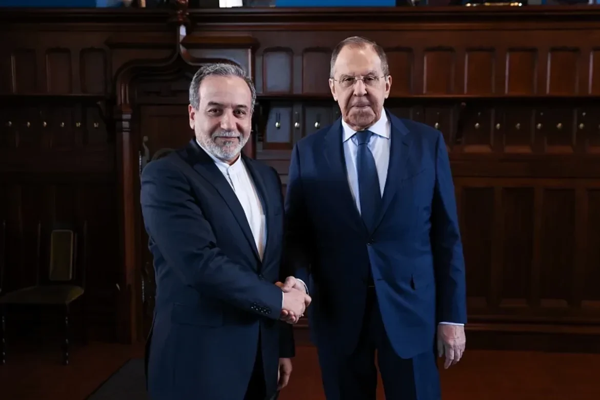 Iranian, Russian FMs call for global support to Iran-U.S. peace MoU