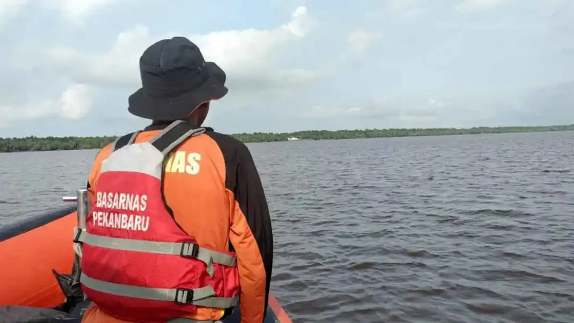 Indonesia continues search for missing speedboat carrying 11 foreign tourists